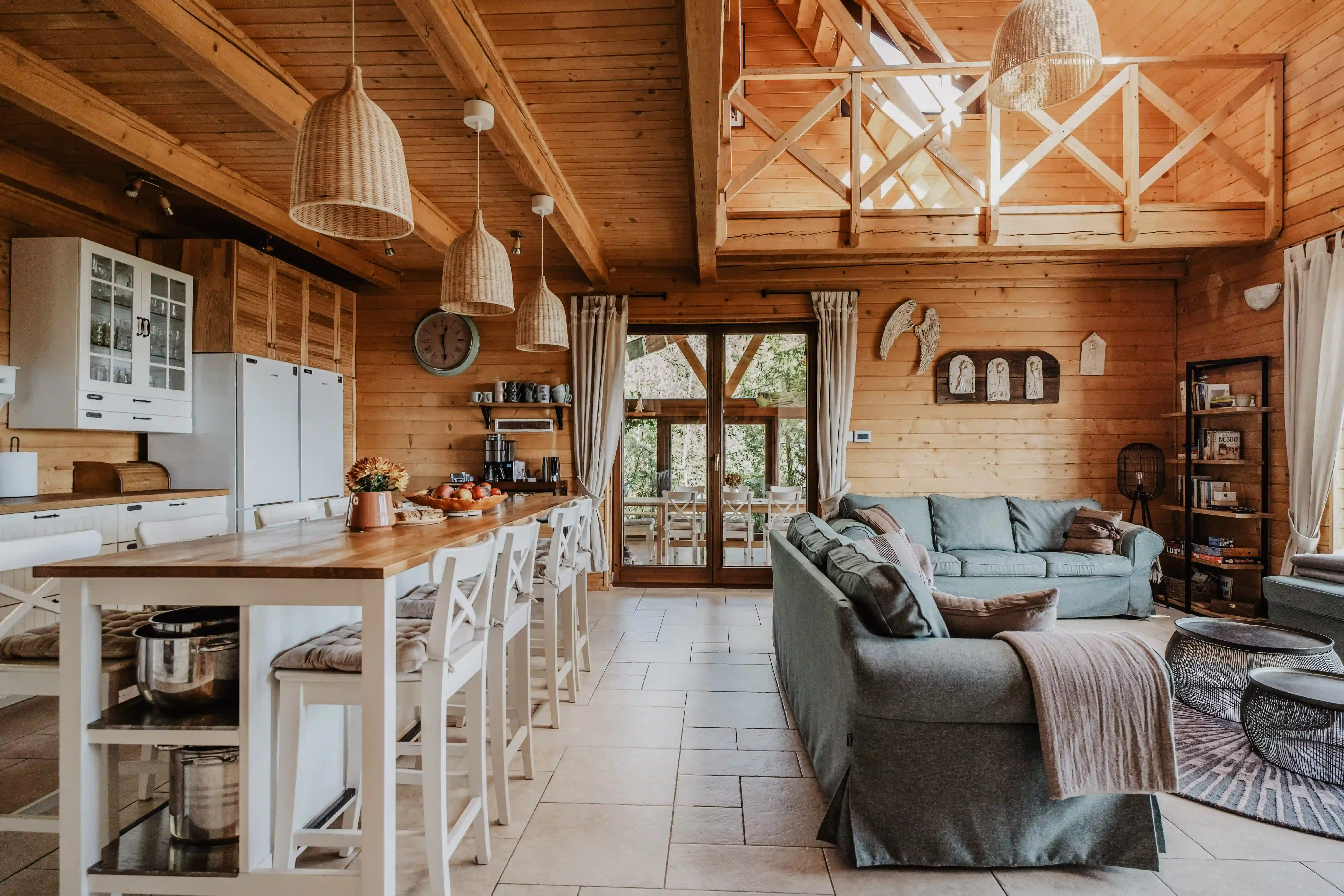 Wnętrze Salonu z kominkiem